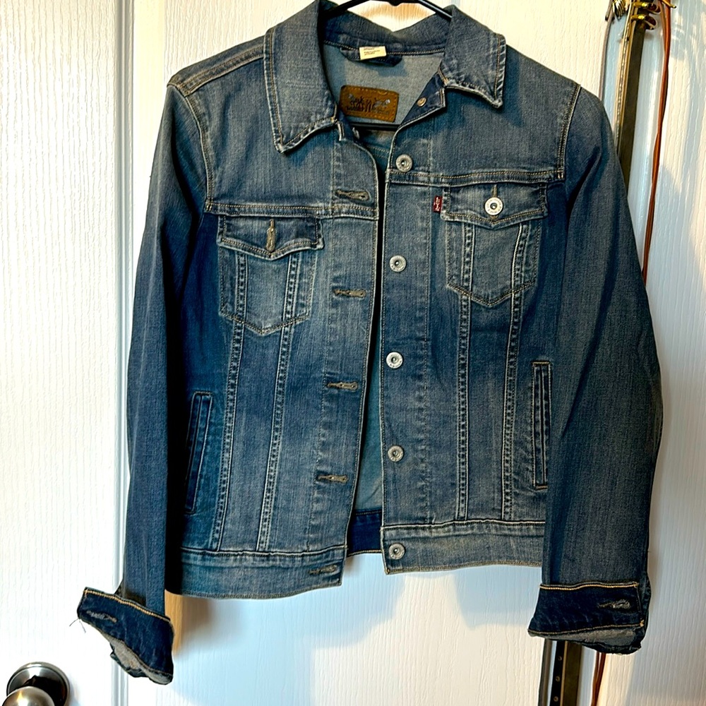 Like New Levi’s Jacket